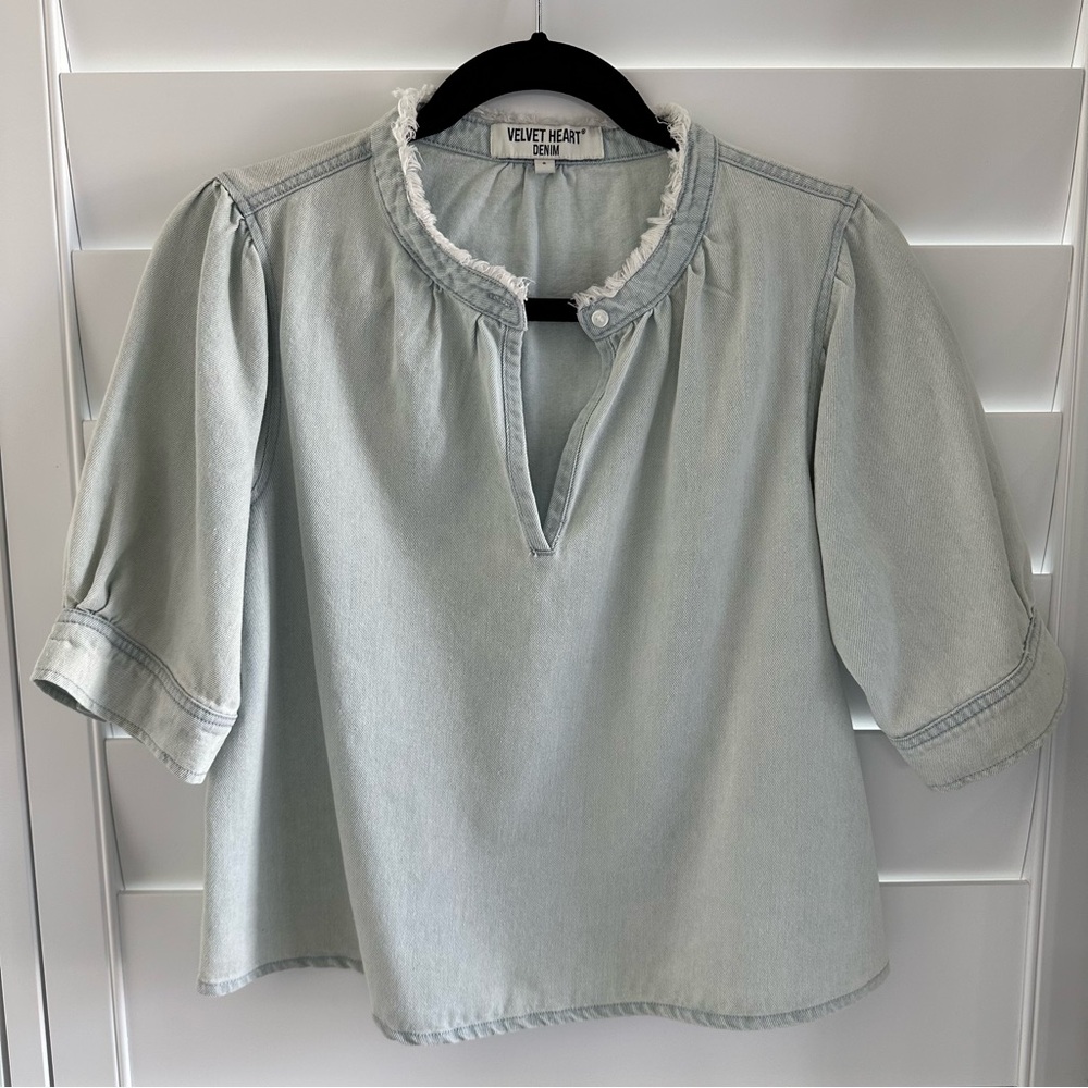 Velvet Heart Soft Blue Denim Top Small